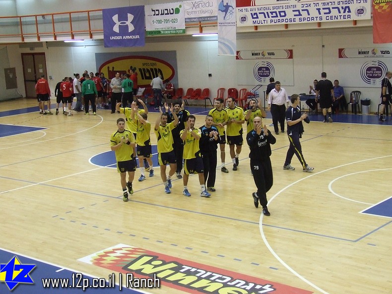 צולם על ידי השחקן ה-12 - כל הזכויות שמורות