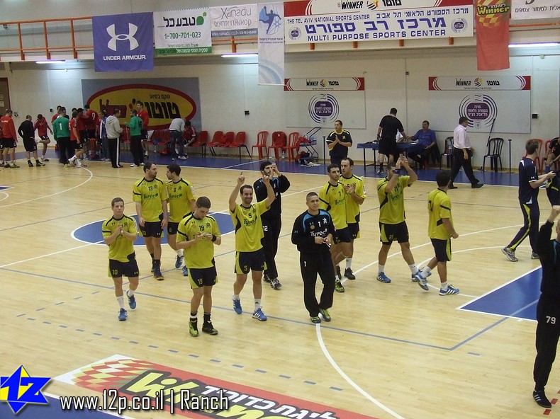 צולם על ידי השחקן ה-12 - כל הזכויות שמורות