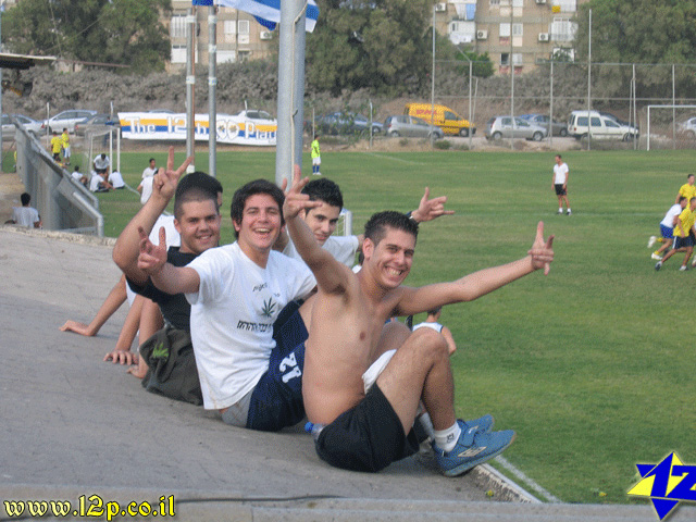 צולם על ידי השחקן ה-12 - כל הזכויות שמורות