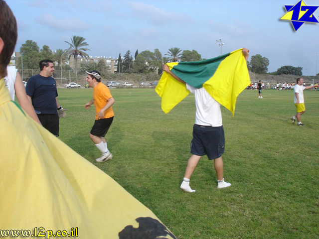 צולם על ידי השחקן ה-12 - כל הזכויות שמורות