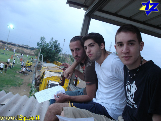 צולם על ידי השחקן ה-12 - כל הזכויות שמורות