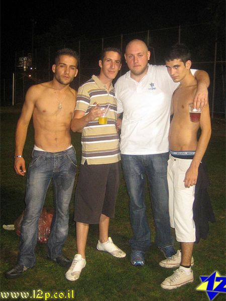 צולם על ידי השחקן ה-12 - כל הזכויות שמורות