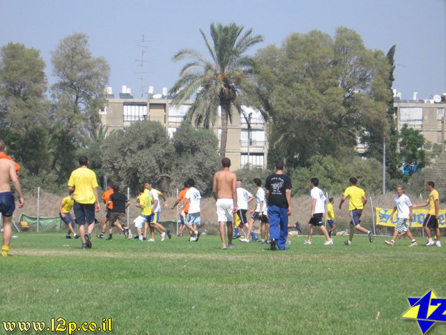 צולם על ידי השחקן ה-12 - כל הזכויות שמורות