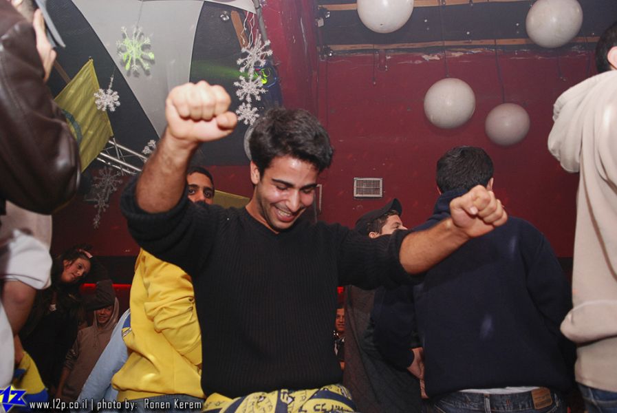 צולם על ידי השחקן ה-12 - כל הזכויות שמורות