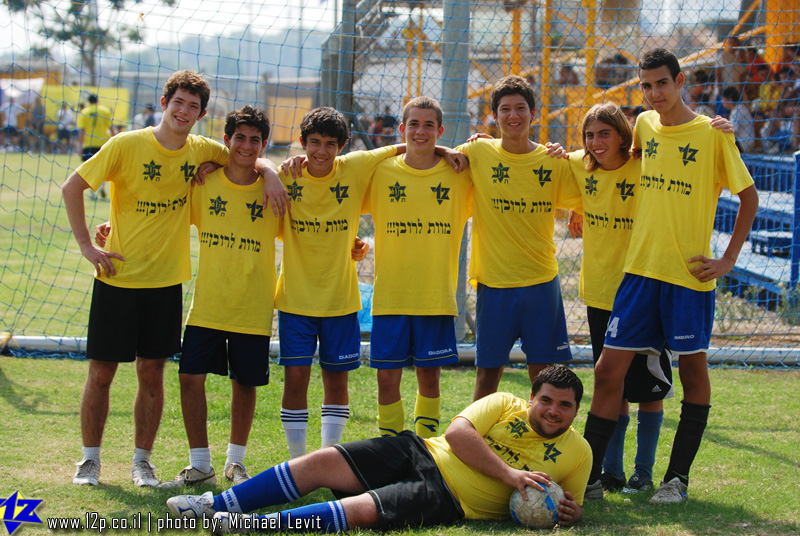 צולם על ידי השחקן ה-12 - כל הזכויות שמורות