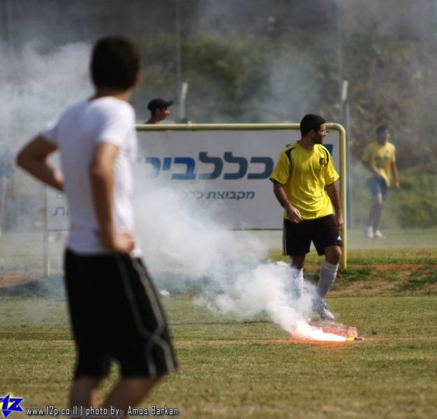 צולם על ידי השחקן ה-12 - כל הזכויות שמורות