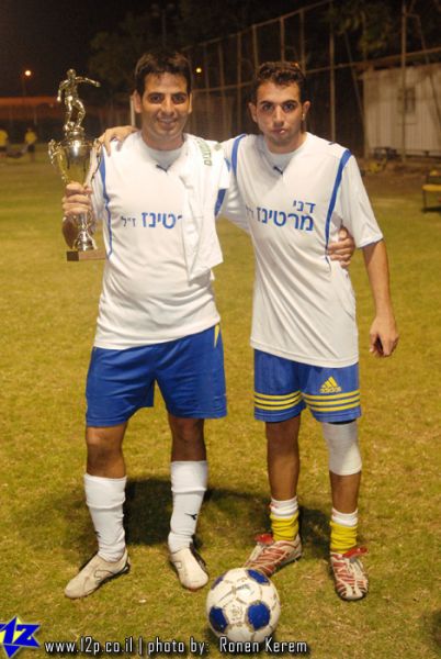 צולם על ידי השחקן ה-12 - כל הזכויות שמורות