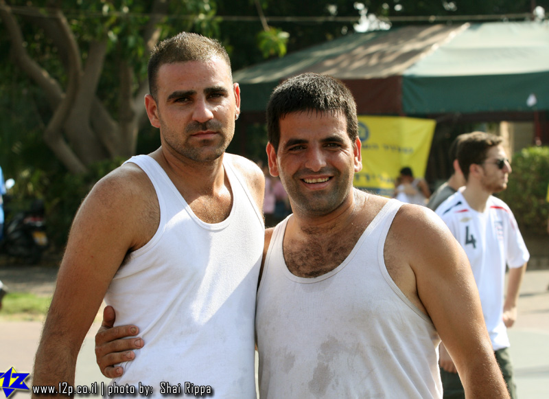 צולם על ידי השחקן ה-12 - כל הזכויות שמורות