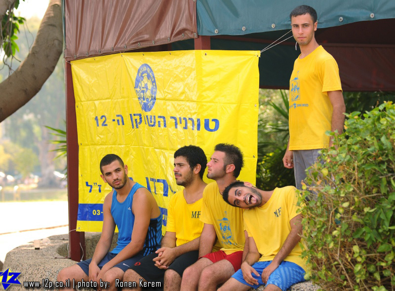 צולם על ידי השחקן ה-12 - כל הזכויות שמורות