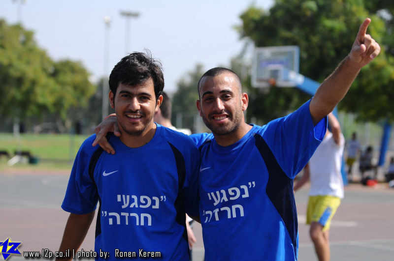צולם על ידי השחקן ה-12 - כל הזכויות שמורות