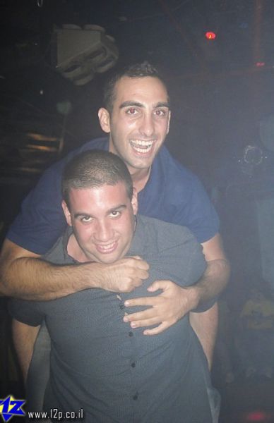 צולם על ידי השחקן ה-12 - כל הזכויות שמורות