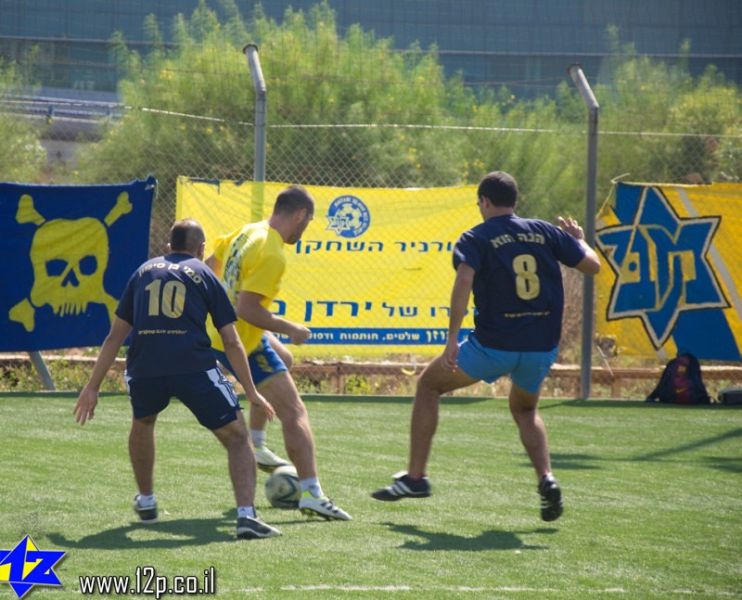 צולם על ידי השחקן ה-12 - כל הזכויות שמורות