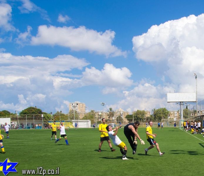 צולם על ידי השחקן ה-12 - כל הזכויות שמורות