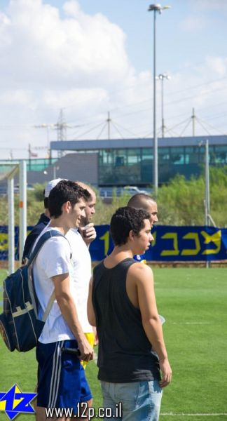 צולם על ידי השחקן ה-12 - כל הזכויות שמורות