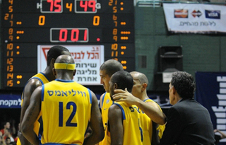 צולם על ידי השחקן ה-12 - כל הזכויות שמורות